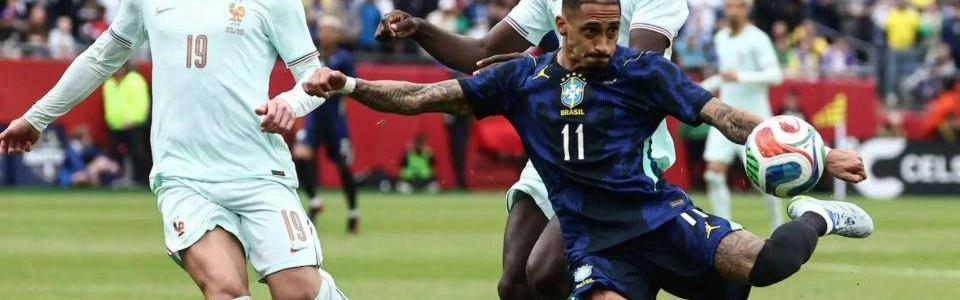 巴萨官方确认拉菲尼亚伤停五周 战法国赛前已出现肌肉不适仍坚持上场