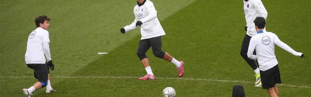 巴黎青训新星迎来首发良机！恩里克重用Dro对阵梅斯，争夺法甲榜首战一触即发